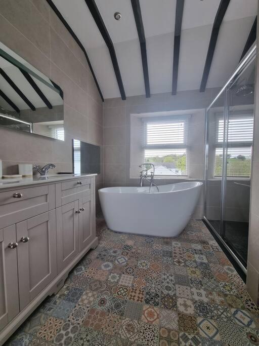 Luxurious Cottage With Hot Tub, Lake District Duddon Екстериор снимка