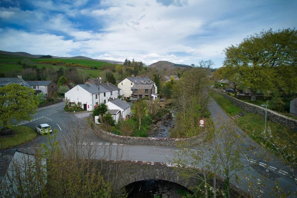 Luxurious Cottage With Hot Tub, Lake District Duddon Екстериор снимка