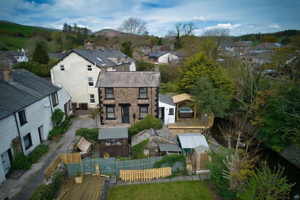 Luxurious Cottage With Hot Tub, Lake District Duddon Екстериор снимка