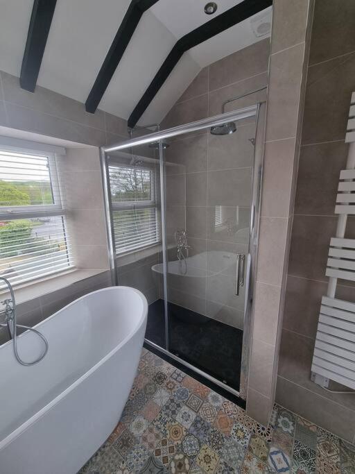 Luxurious Cottage With Hot Tub, Lake District Duddon Екстериор снимка