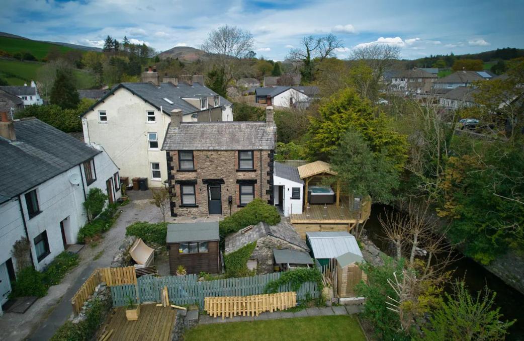 Luxurious Cottage With Hot Tub, Lake District Duddon Екстериор снимка