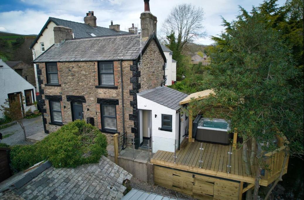 Luxurious Cottage With Hot Tub, Lake District Duddon Екстериор снимка